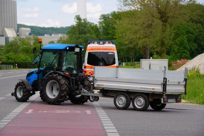 Denkendorf: Beim abbiegen aus dem Gewerbepark Radfahrer uebersehen- 1 leicht verletzte Person